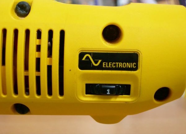 Rotaciona brusilica DW443 DeWalt - Image 3
