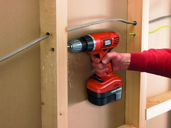 Akumulatorska bušilica odvijač EPC12CA Black&Decker - Image 3