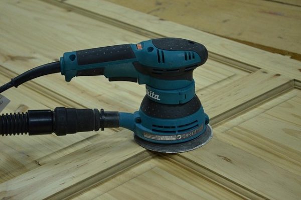 Ekscentrična brusilica Makita BO5041 - Image 3