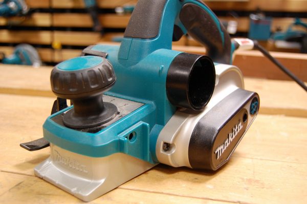Električno jednoručno rende Makita KP0800 - Image 2