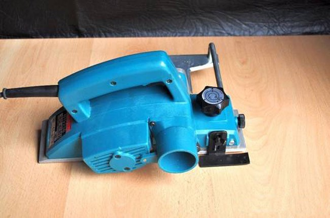 Jednoručno rende za drvo Makita N1923B - Image 3