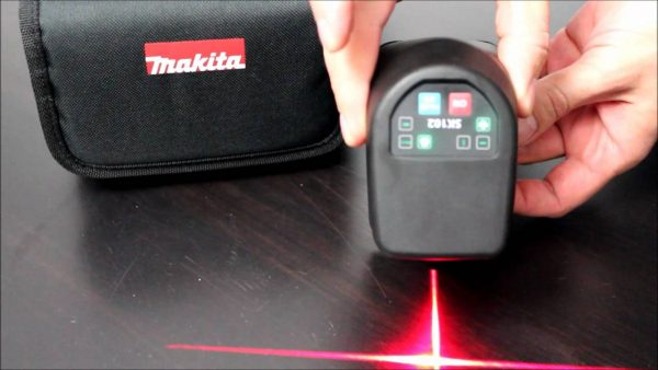 Laserski nivelator sa ukrštenim linijama Makita SK102Z - Image 3